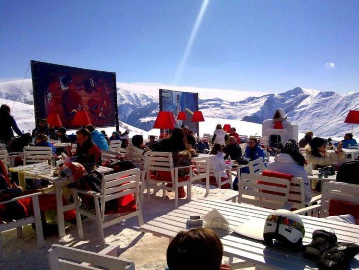 Апартаменты Stuning Views On Mountains, Гудаури Экстерьер фото